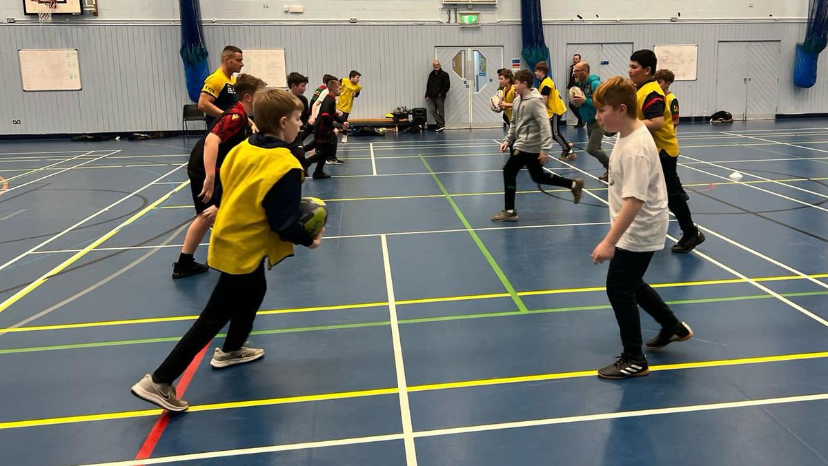 RugbyLeeds's tweet photo. Another successful coach development evening led by the Foundation🙌 

Community club coaches delved into RTP coaching moderation, gearing up for the Boys Y10 &amp; 11 programme💪

🚗 Across the M62, 13 coaches joined our Tackle Safe Workshop, with help from the @WaterheadARLFC U12s! https://t.co/WVS5N9nupA