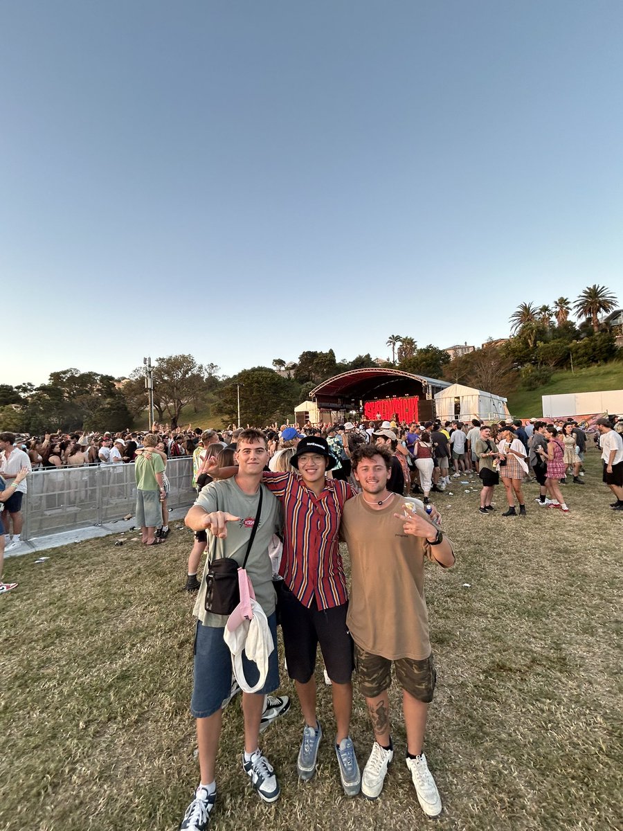 Went to a gig, rocking that <a href="/NotEssential_io/">NotEssential</a> merch 😎😎. They don’t know what’s cooking 🧑‍🍳