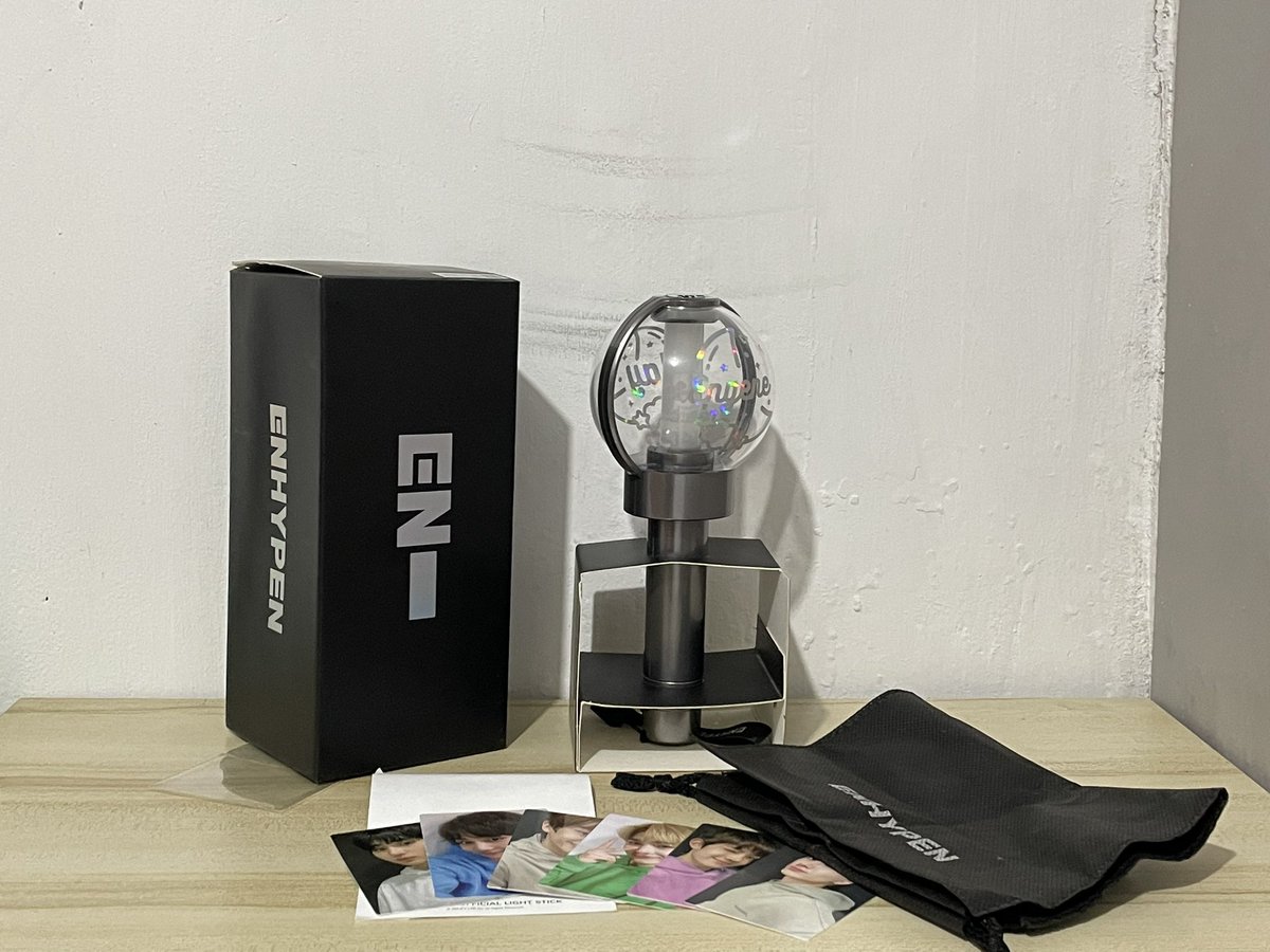 jayztiddie's tweet photo. wts lfb enhypen ph

engene bong ~ enhypen lightstick https://t.co/72aYKh2pIj