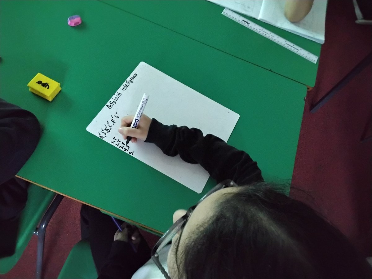 LeighPrimarySLT's tweet photo. 5VA in a live AI True and false quiz. We found out that AI can create music, computer games and can even translate languages! It will never replace humans though as we have imagination and feelings and AI doesn't. To keep safe we should not use it on our own. #SaferInternetDay https://t.co/E498HykPAP