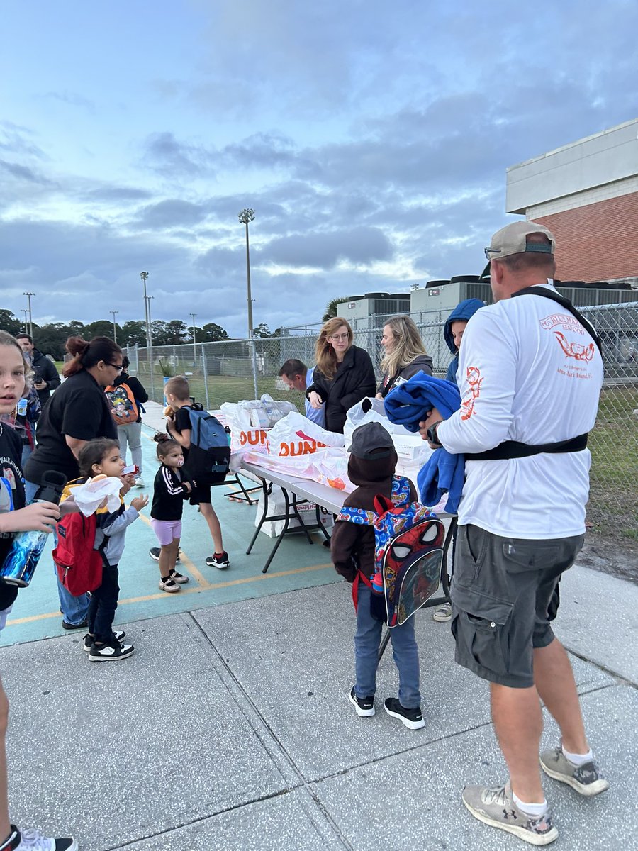 HCPSLanier's tweet photo. We had a great turn out on this chilly morning for Donuts with Grownups!  Thanks for hoping us! https://t.co/830bx7xLTn