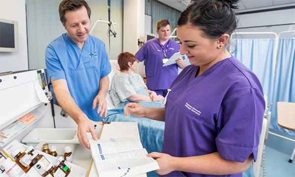 A part-time #nursing degree aimed at parents or carers who want to become a nurse is being launched by @SwanseaUni. The fully-funded course features a shorter study week and flexibility to coordinate placements around personal commitments. WDYT? rcni.com/nursing-standa…