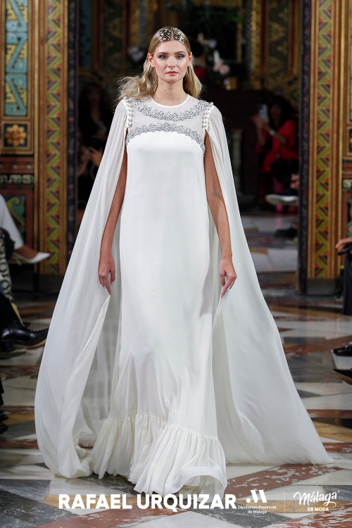 MalagaDeModa's tweet photo. Vestido de novia de Rafael Urquizar.
#MalagadeModa #TalentoOriginal #modaandaluza #diseñadoresmalagueños #DiputaciondeMalaga #ModaEspañola #TendenciasNovias #NoviaIdeal #NoviaPerfecta #Novias #novia #lookboda #fashion #style #madrina #vestidos #vestidosdefiesta #lookboda https://t.co/suytRYo60B
