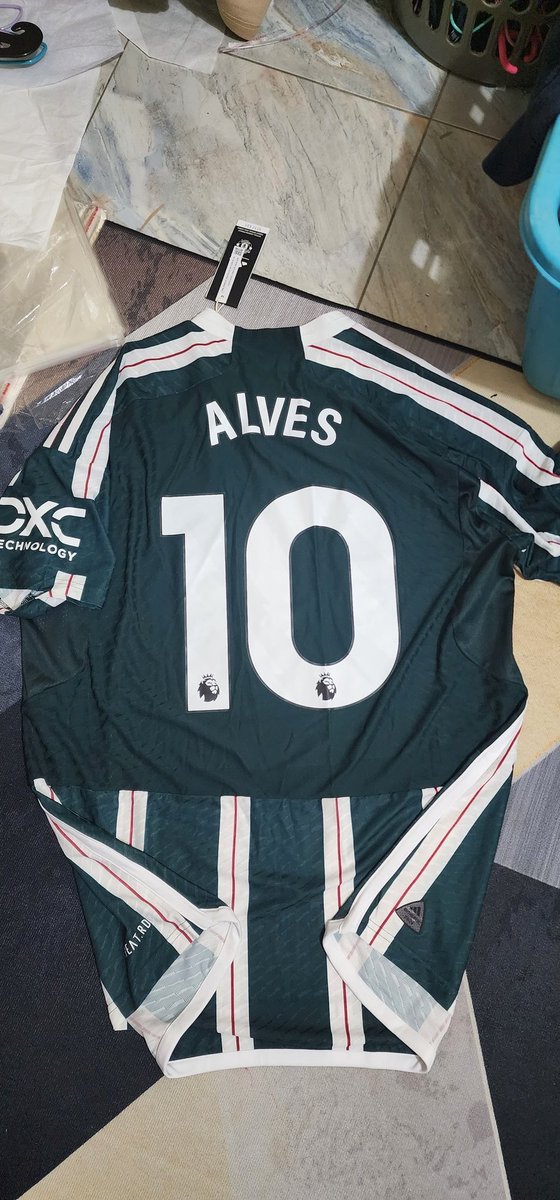 Tenjioda's tweet photo. sale item
all ready stock
inter repro XL bnwr 475
MU pi nonplayer name/custom
original font.tgl peeloff
975k H&amp;A sz XL (eropasize)
spaket 1875

pm/wa081294046486 https://t.co/hbc5IcaMGJ
