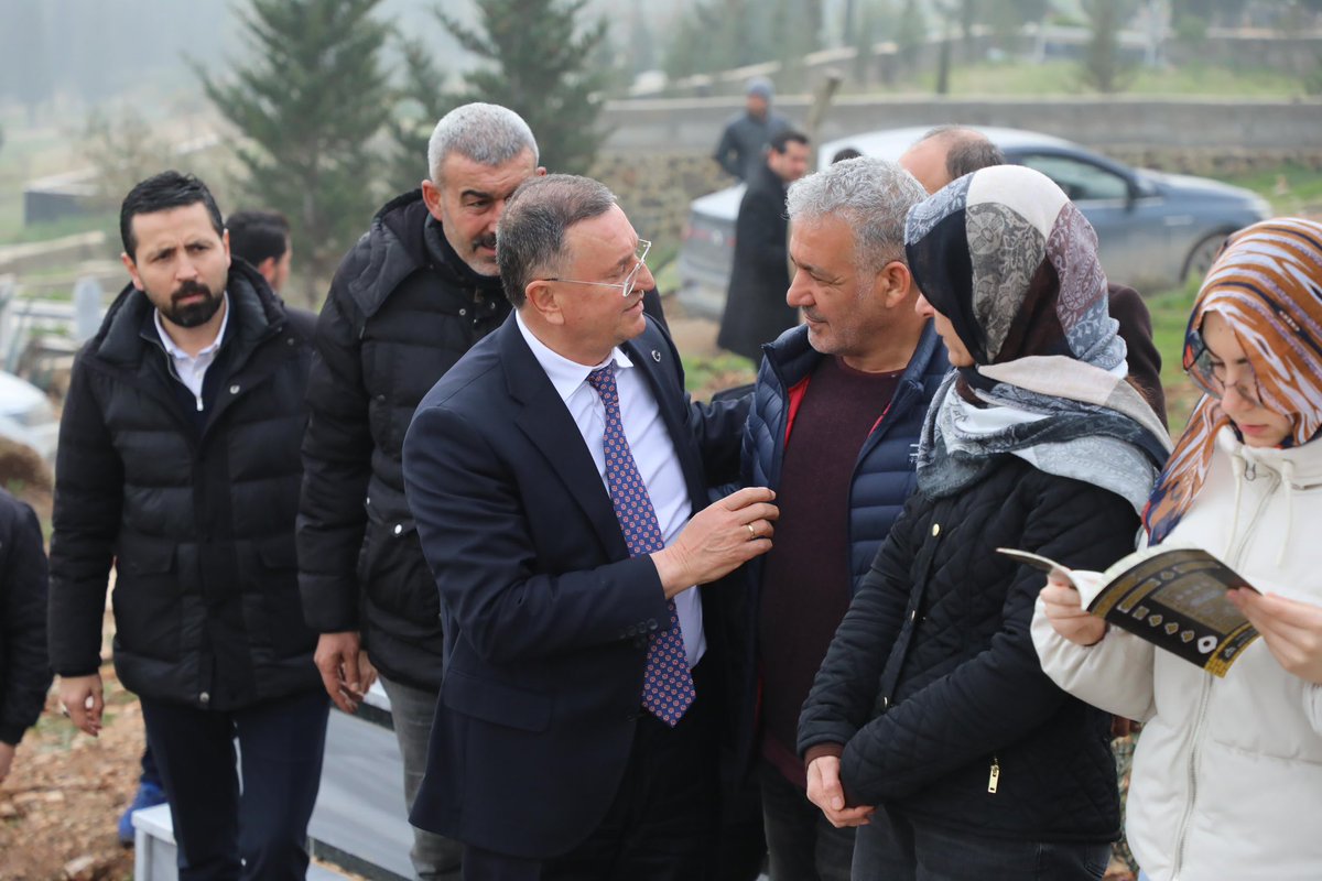 Narlıca Deprem Şehitliği ve Kırıkhan Asri Mezarlığında 6 Şubat depremlerinde yitirdiğimiz bütün canlarımızı rahmetle, özlemle andık. 
Ailelerimize bir kez daha başsağlığı ve büyük sabır diliyorum.
Biz acılarımızı unutmayacak, unutturmayacağız.!