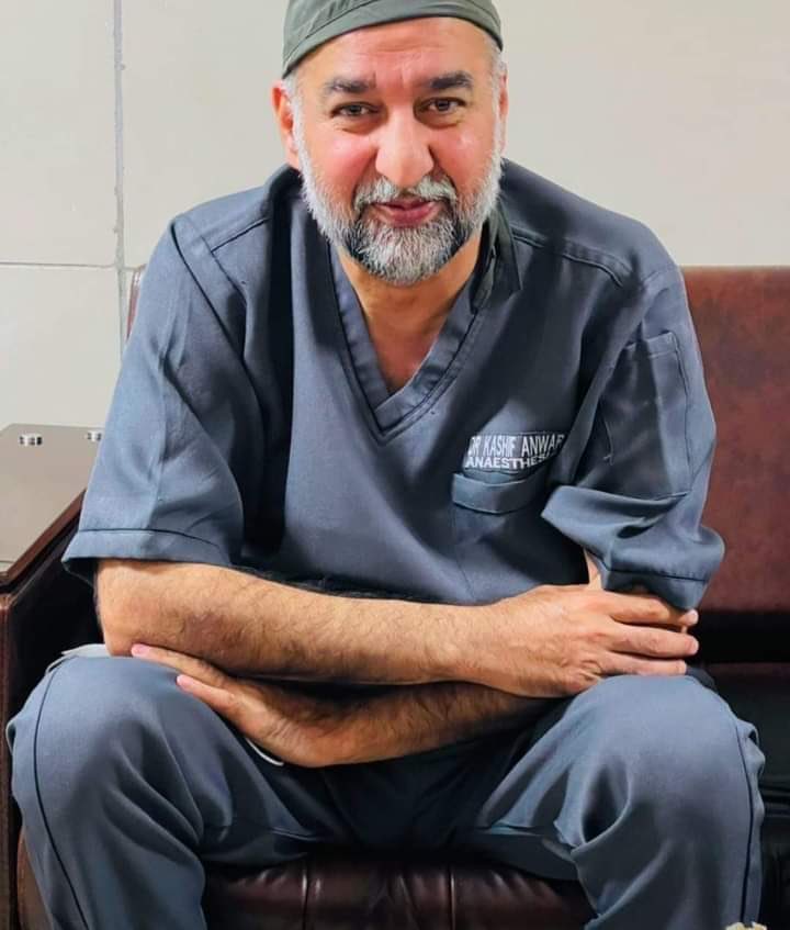 MYusufzai's tweet photo. Dr Kashif was serving at the Peshawar Institute of Cardiology as anaesthetist. He reportedly developed complications after cardiac surgery at the same hospital &amp; died. #PIC’s mortality &amp; morbidity need to be released. If mortality is so high, why not to close down the facility? https://t.co/YVXT6qDz7i