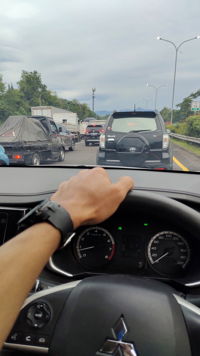 jagorawi arah bogor maceeeett. 🥴