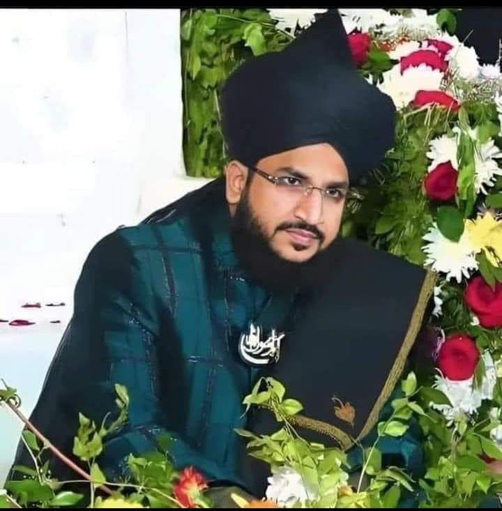 hrali92's tweet photo. जलाल-ए-पादशाही हो कि जमहूरी तमाशा हो 
जुदा हो दीं सियासत से तो रह जाती है चंगेज़ी
ख़ुदावंदा ये तेरे सादा-दिल बंदे किधर जाएँ 
कि दरवेशी भी अय्यारी है सुल्तानी भी अय्यारी
अल्लाह @muftisalman_
साहब की रिहाई आसान करे आमीन 🤲🏻

#IStandWithMuftiSalmanAzhari 
#ReleaseMuftiSalmanAzhari https://t.co/aPJRxPeePj