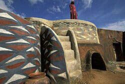 UPPERREGIONFEST's tweet photo. NAA GBEWA SHRINE-Pusiga, 90 km east of Bolgatanga, history has it that Naa Gbewa, founder of the Mole-Dagbani tribes, finally settled at Pusiga and died there in the 13th century. His descendants continue to worship at the shrine.This great King founded the Mole-Dagbani Family’s. https://t.co/3OQzGFtSMn