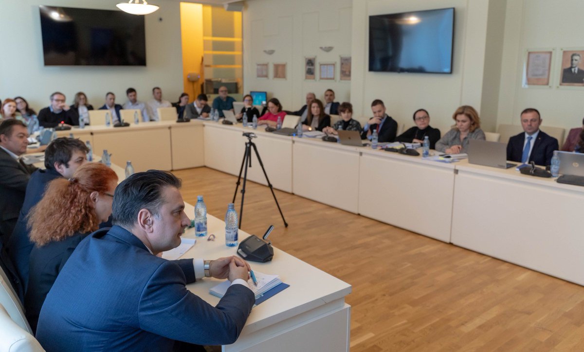 asf_romania's tweet photo. Luni, 5 februarie 2024, ASF a participat la o dezbatere publică ce a avut ca subiect  modificarea și completarea Legii nr. 24/2017 privind emitenții de instrumente financiare și operațiuni de piață.
Aflați mai multe detalii aici: https://t.co/DHbCnFEvxM https://t.co/bPRKyyhZQ5