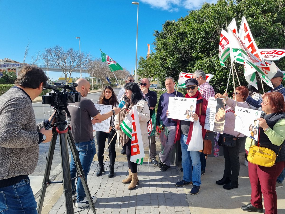fscCCOOma's tweet photo. Continuamos en la concentración de Cio Mijas.

@AndaluciaJunta  @ccoomalaga  @Comunica_FSCA https://t.co/57QCYfI6Sh