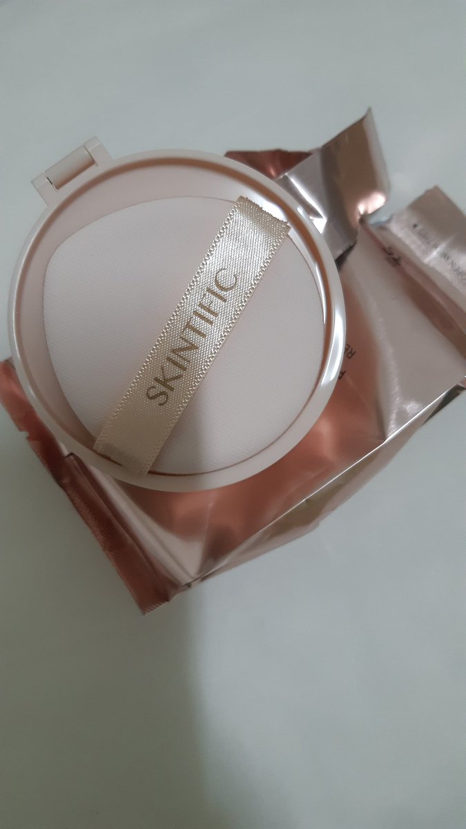 saipay15's tweet photo. ส่งต่อ #SKINTIFIC รีฟิลคุชชั่นเบอร์01 vanilla ซื้อมาเทสสีเฉยๆ ส่งต่อถูกๆ280รวมส่งเพิ่งได้ของมาวันนี้เลยจ้าของแท้แน่นอนเขาสั่งจากออฟฟิเชี่ยลมันดีแต่สีไม่เข้าจะไปเอฟสีใหม่งับรับน้องไปได้มันจึ้งจริงๆ #ส่งต่อเครื่องสําอางค์ #ส่งต่อสกินเเคร์ #ส่งต่อ #คุชชั่น  #ถูกและดี https://t.co/E1oC8AA0pm