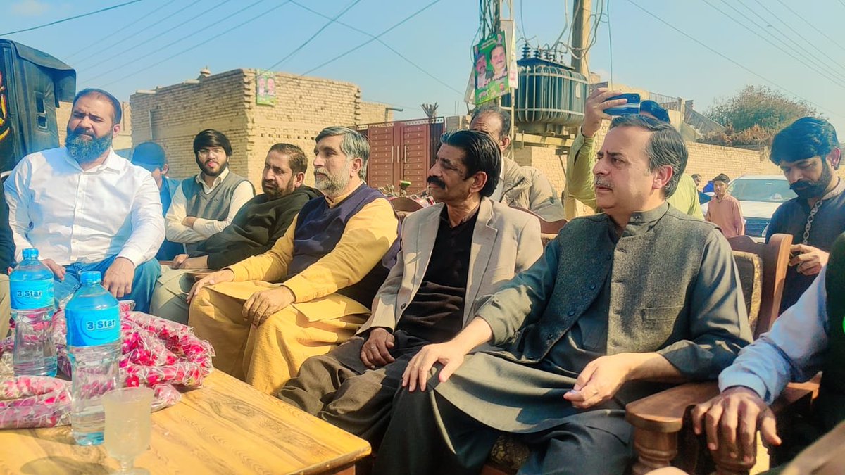 JunaidAnwarMNA's tweet photo. چک نمبر 303 میں الیکشن مہم کے سلسلہ میں کارنر میٹنگ
.
.
.
#tobateksingh #na106 #pmln #junaidanwarch #junaidanwar
#economicdevelopment https://t.co/vN2nNjixB0