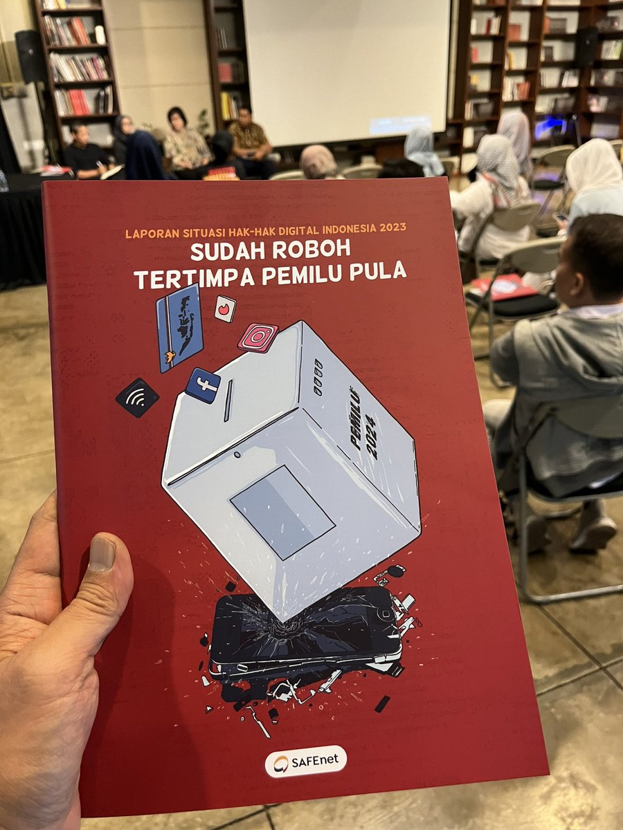 Laporan pemantauan situasi hak-hak digital Indonesia tahun 2023 sudah rilis gaes!

Kalian bisa membaca versi digitalnya di tautan: bit.ly/lapsituasidigi… 

Gratis!