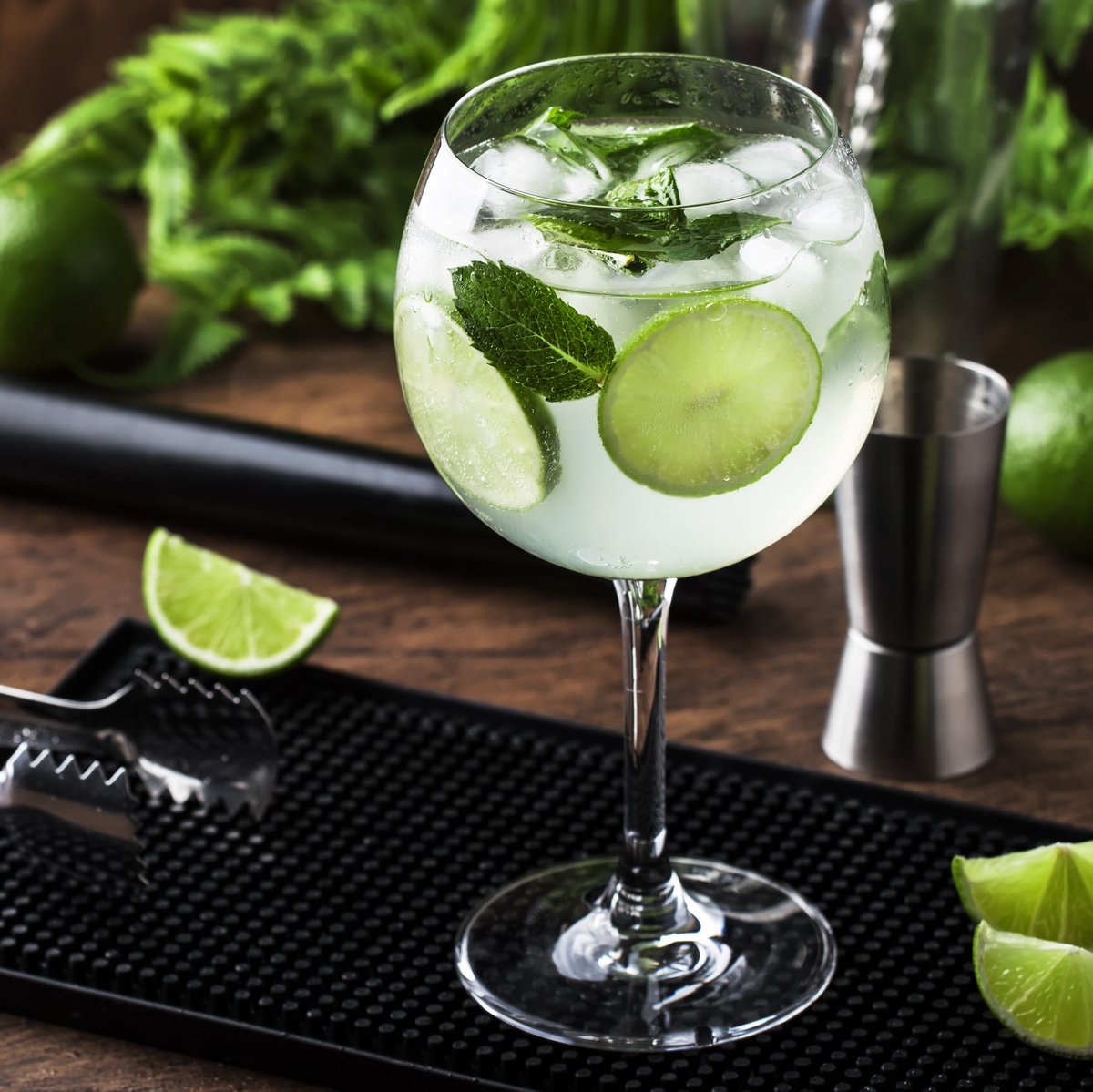 ShakenTales's tweet photo. The G&amp;T can be traced back to the era of British colonialism in India, where tonic water was ingested as a preventative measure against malaria. The addition of gin was not only for taste but also to enhance its potency. Throughout the 20th century, it grew in popularity https://t.co/8WBukvfwWb