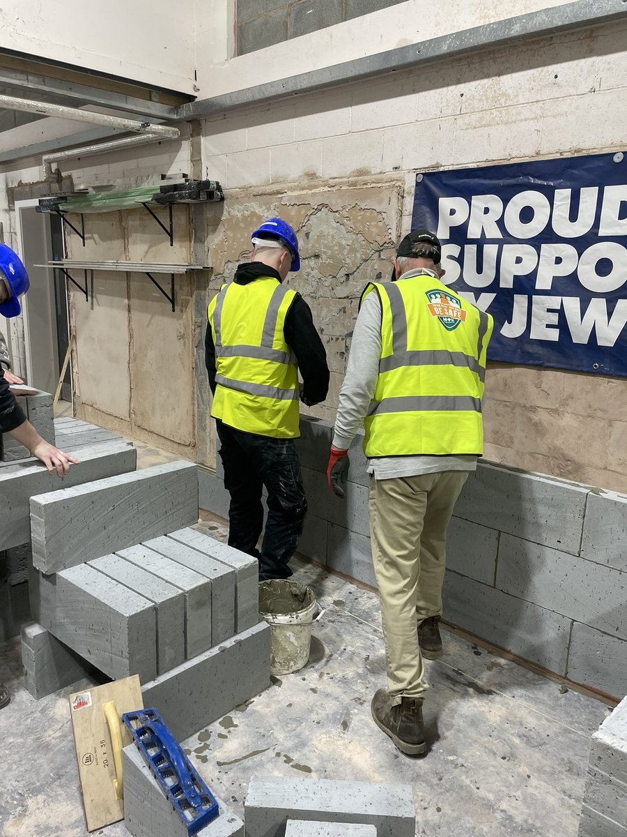 Today we had a visit from <a href="/CelconBlocks/">H + H UK Limited</a> who delivered a brilliant demo to our level 2 bricklayers to help them towards their thin joint block assessment. A big thank you to Matthew and Andy for helping us out. <a href="/Reaseheath/">Reaseheath College</a> #brick #bricklaying #educacion
