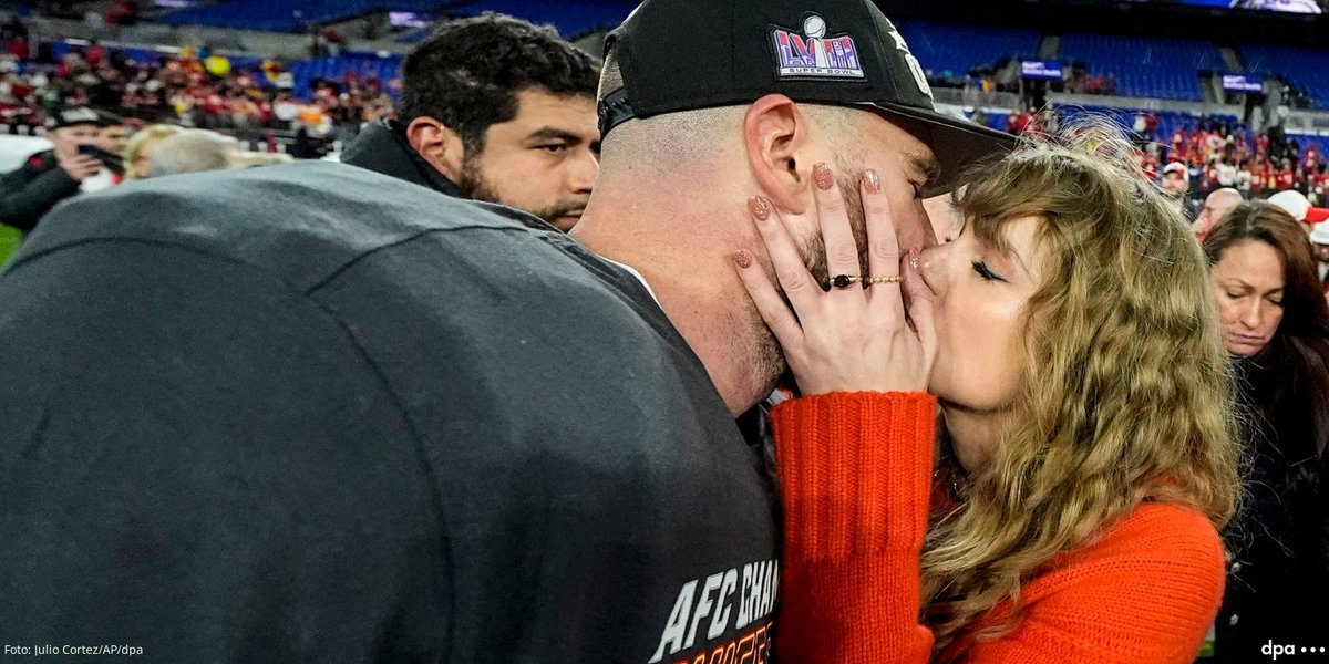Einen VIP-Platz an der Mittellinie für 100 000 Dollar könnte sich Taylor Swift für den Super Bowl locker leisten. Dafür hat die Freundin von Chiefs-Star Travis Kelce ein echtes Reiche-Leute-Problem ka-news.de/nachrichten/sp… <a href="/dpa/">dpa</a> via <a href="/kanews/">ka-news.de</a> (mms)