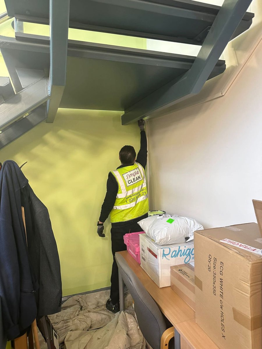 simplecleanuk's tweet photo. 👉 Another building on this site was ✅ finished by the Simple Clean painting teams🎨. Full internal redecoration including corridors, woodwork, doors and full-height reception areas.📲 020 8916 2237
#simpleclean #commercial #painting #property #landlords #building #flats https://t.co/kmJ9Yh1iCH