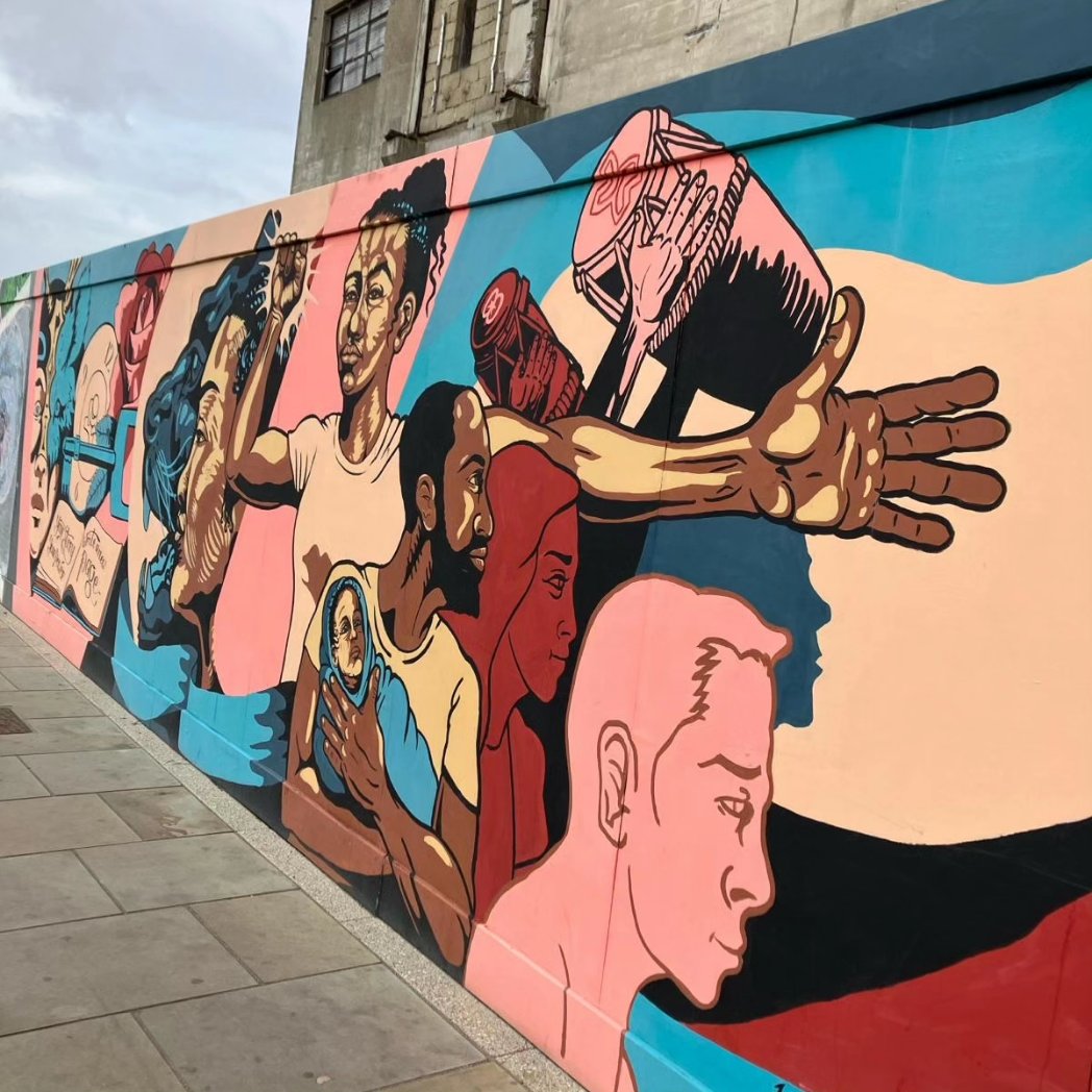 BelvoirIpswich's tweet photo. Battling the wind today 🌬🌬🌬 to walk to show an apartment but get to look at the beautiful artwork on #Ipswichwaterfront 🤩🤩🤩
.
.
#propertymanagement #graffiti #forsale #kesgrave #ravenswood #chantry #pinewood #woodbridge #felixstowe #stowmarket #ipswich #suffolk https://t.co/VZkyaUaZZQ