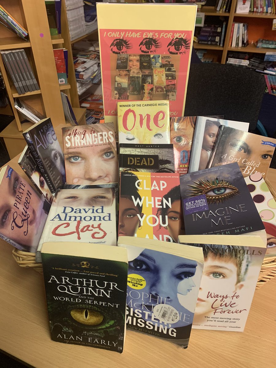 ellenfieldlib's tweet photo. #jcspLibraries #WordMillionaireBattle is heating up! Will the 1st years run away with it? Also reads for #Valentines2024 and a mix for those who hate it 🖤 @jcsplibraries @ellenfieldcc @cdetbcdu https://t.co/CPH54HjNxm