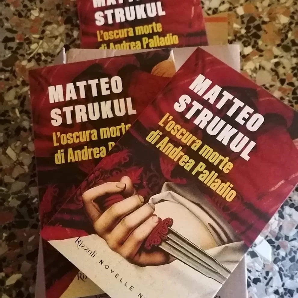 Arrivate le 3 copie de #loscuramortediAndreaPalladio di @MatteoStrukul 🤗👏👏