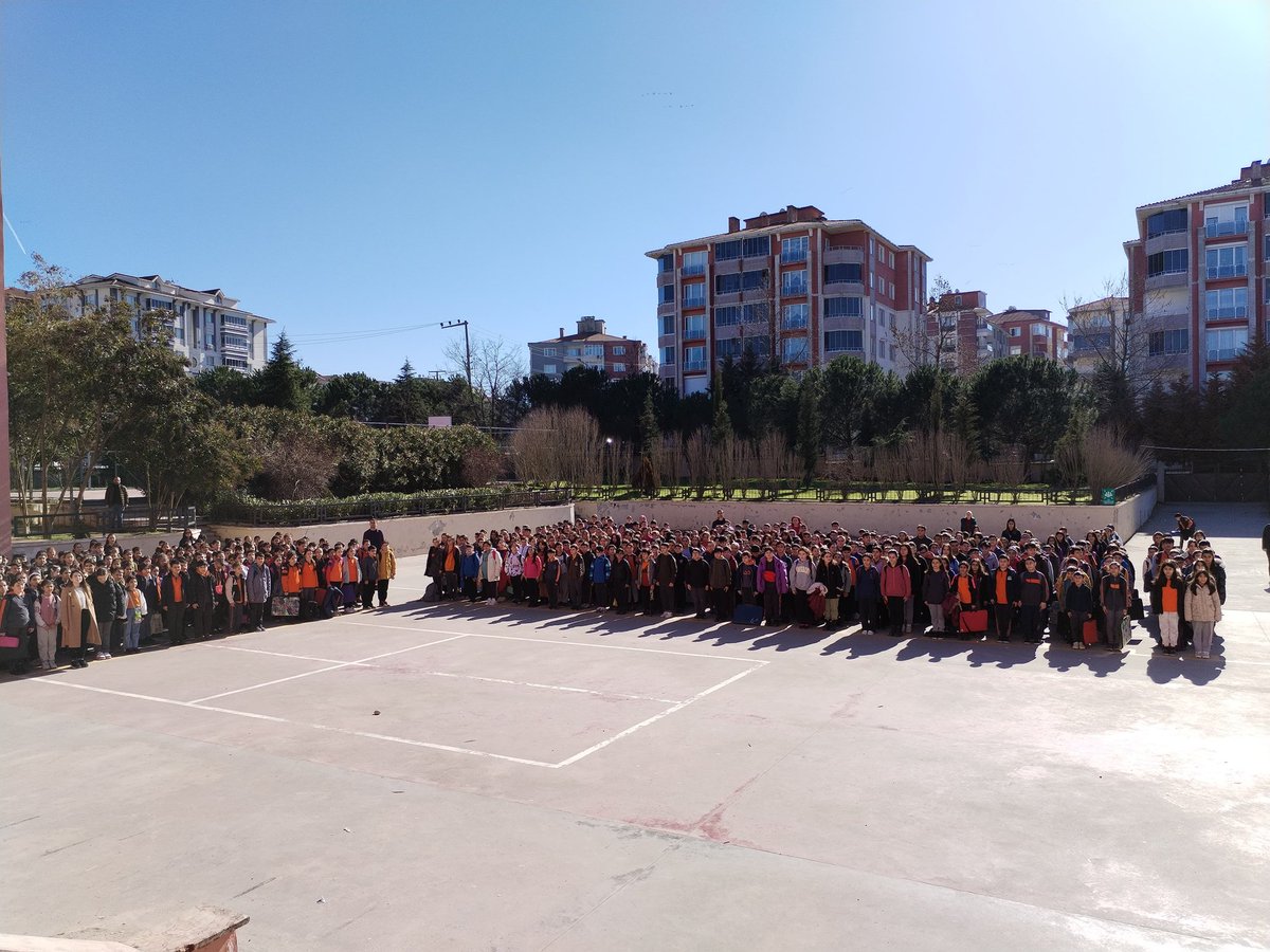 Deprem felaketinde hayatını kaybeden vatandaşlarımızı anmak için 1 dakikalık Saygı Duruşu'nda bulunduk.

Acımız kalbimizde...Unutmadık, Unutmayacağız. 🇹🇷