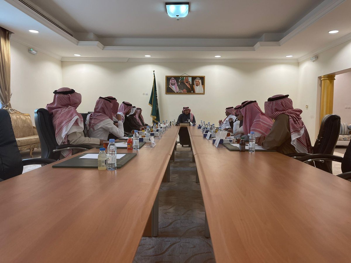 swst550's tweet photo. اجتماع سعادة محافظ خيبر يوم الثلاثاء الموافق ٢٥ / ٧ / ١٤٤٥ 
مع رؤساء المراكز ورؤساء البلديات في المحافظة لمناقشة ميزانية البلديات والخدمات المقدمه من البلديات للمحافظة ومراكزها .#محافظة_خيبر
#هشتاق_السعودية
#السياحة_والاثار
#سبق
#عكاظ https://t.co/zSbhzIabGS