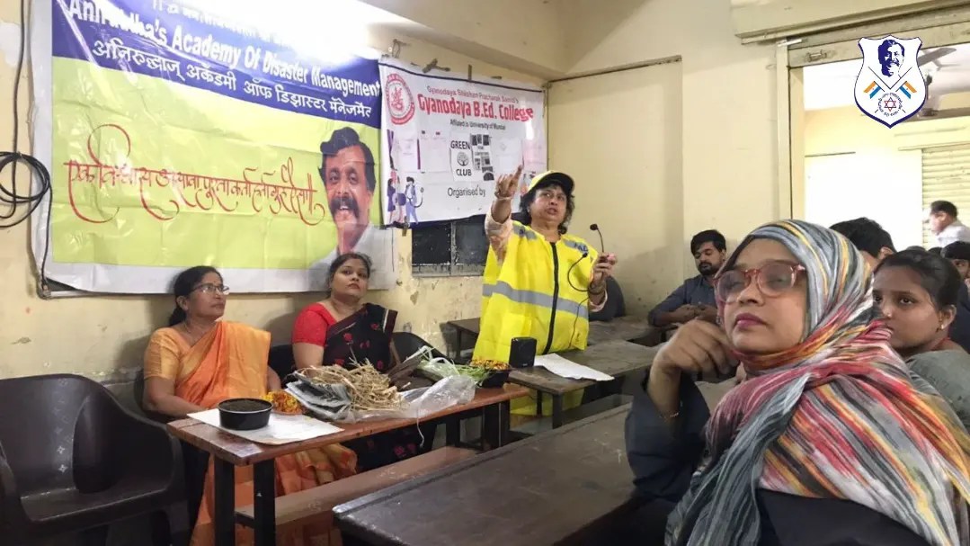 aniruddhasadm's tweet image. Aniruddha's Academy of Disaster Management facilitated a #Vermiculture Workshop on January 20, 2024, at the request of 'Gyanodaya B.Ed College' in Thane for its B.Ed students. Led by Ms. Rajani Jagtap and the expert team, the session seamlessly combined a PowerPoint presentation