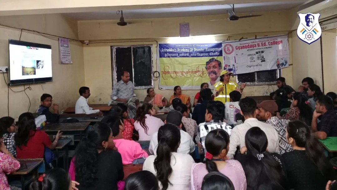 aniruddhasadm's tweet image. Aniruddha's Academy of Disaster Management facilitated a #Vermiculture Workshop on January 20, 2024, at the request of 'Gyanodaya B.Ed College' in Thane for its B.Ed students. Led by Ms. Rajani Jagtap and the expert team, the session seamlessly combined a PowerPoint presentation