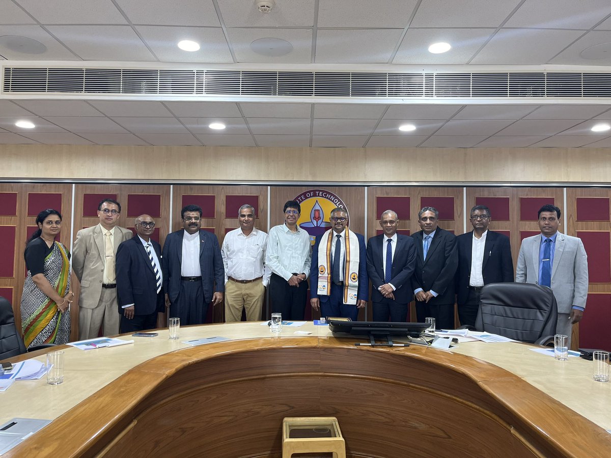 ogeiitm's tweet photo. Exciting collaboration underway! 🇱🇰🇮🇳
Sri Lankan delegation, led by State Minister Kanaka Herath, visited @iitmadras on Feb 5, 2024. Fruitful discussions with Director Prof. Kamakoti &amp; Dean Prof. Raghunathan Rengaswamy. 🌐🔬 #IITMadras #IndoSriLankaCollaboration #education https://t.co/El5oocDced