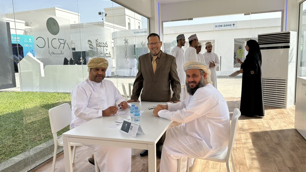 alyahyai's tweet photo. مواهب شابة طموحة في #مهرجان_عمان_للابتكار 
سعدت بلقاء مجموعة من طلبة الجامعات اصحاب افكار مشاريع طموحة قي قطاعات الزراعة وتطبيقات التقنية الناشئة فيها 🌿
الشكر لمؤسسة ارضك  @om_ardic  على تنسيق اجتماعات منصة الاستشارات الابتكارية 💡 https://t.co/uXY0hFi2fP