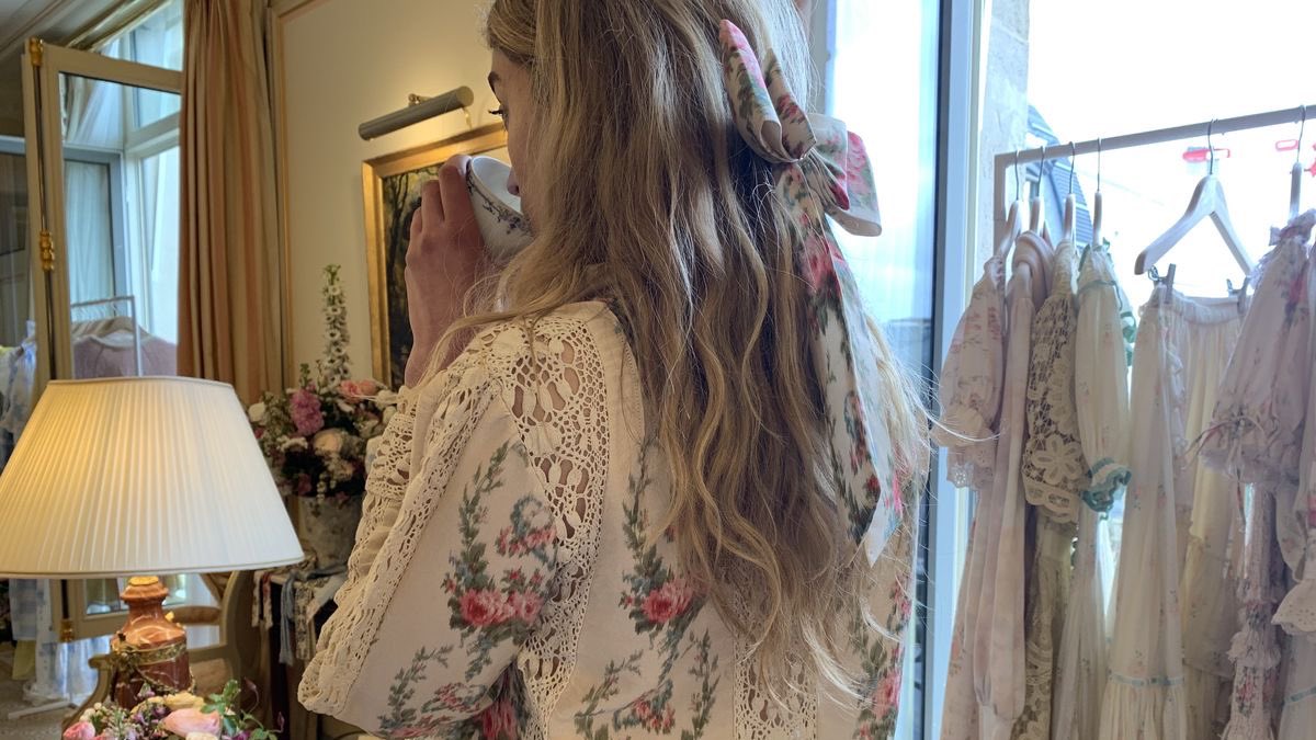 malusokay's tweet image. mornings at home 🥂