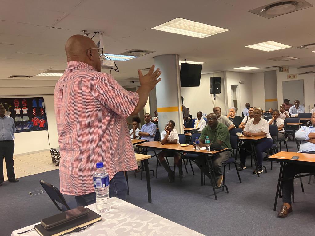 LubaMagwentshu's tweet image. Empowering Minds: 
Today we bring the game of chess to township schools across Johannesburg! With your support, we're equipping students with the skills to compete and thrive. Let's make a difference together. 
#ChessForChange 
#CommunityEmpowerment
#JoburgCares
#WeServeJoburg