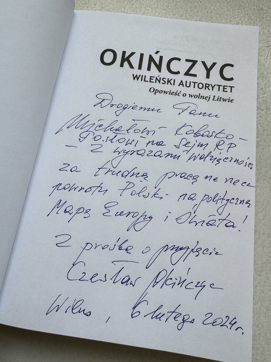 michalkobosko's tweet photo. Pan Czesław, Mec. Okińczyc to człowiek legenda w relacjach polsko-litewskich i litewsko-polskich. Z dumą przyjąłem książkę, którą wręczył mi dziś na Uniwersytecie Wileńskim, w trakcie spotkania z marszałkiem @szymon_holownia .
@PL_2050 https://t.co/zfkrtxmzX0