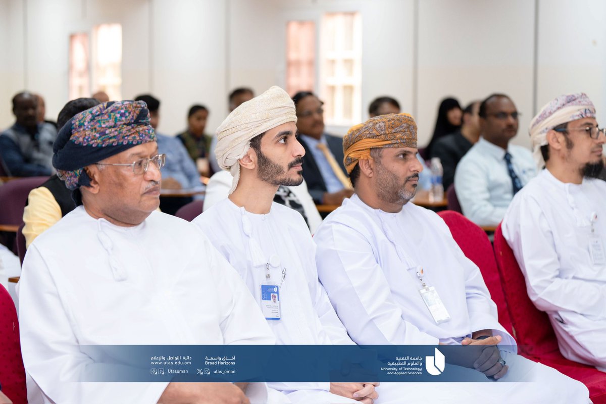 utas_oman's tweet photo. #ورش |

نظمت كلية الهندسة والتكنولوجيا ورشة لمناقشة برامج الدراسات العليا بالكلية للشركاء الداخليين (الإداريين والأكاديميين) من جميع فروع الجامعة، وذلك سعيًا نحو تحقيق أهداف الجامعة ورؤية عُمان 2040، والتوجه العالمي للتخصصات المستقبلية.
حيث نوقش في الورشة البرامج المقترحة واختيار المناسب منها استنادًا إلى حاجة القطاعين الخاص والعام، تماشيًا مع التوجه العالمي والاطار الوطني للمؤهلات.

#جامعة_التقنية_والعلوم_التطبيقية 
#آفاق_واسعة