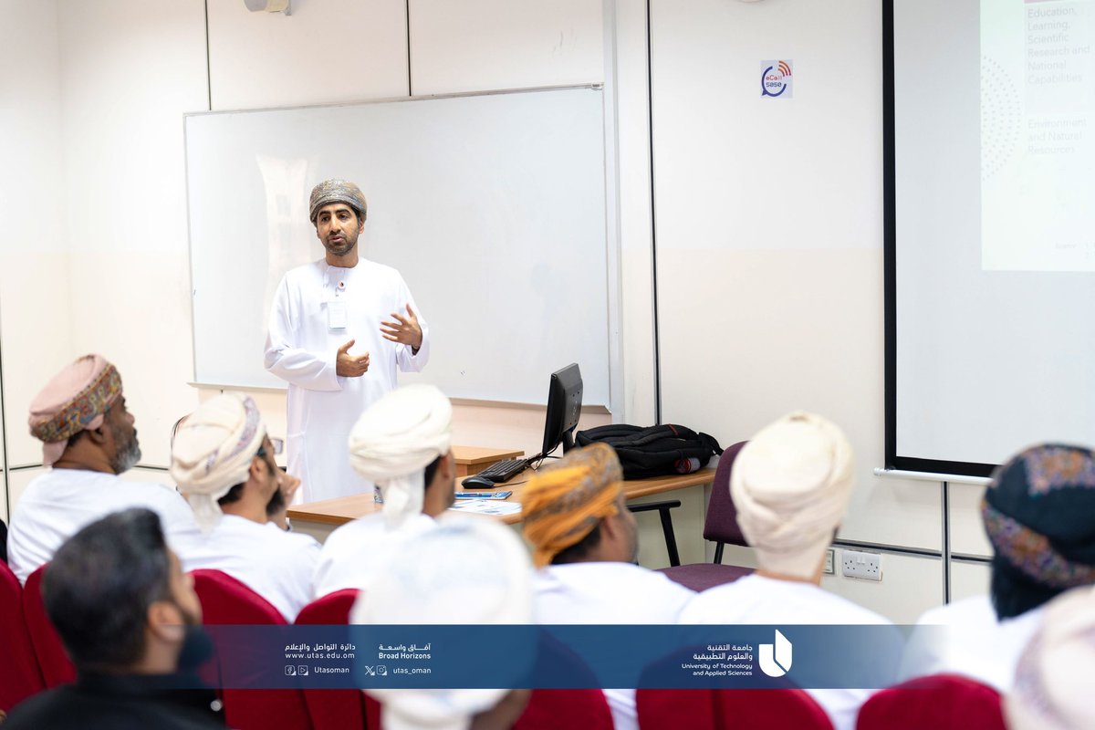 utas_oman's tweet photo. #ورش |

نظمت كلية الهندسة والتكنولوجيا ورشة لمناقشة برامج الدراسات العليا بالكلية للشركاء الداخليين (الإداريين والأكاديميين) من جميع فروع الجامعة، وذلك سعيًا نحو تحقيق أهداف الجامعة ورؤية عُمان 2040، والتوجه العالمي للتخصصات المستقبلية.
حيث نوقش في الورشة البرامج المقترحة واختيار المناسب منها استنادًا إلى حاجة القطاعين الخاص والعام، تماشيًا مع التوجه العالمي والاطار الوطني للمؤهلات.

#جامعة_التقنية_والعلوم_التطبيقية 
#آفاق_واسعة