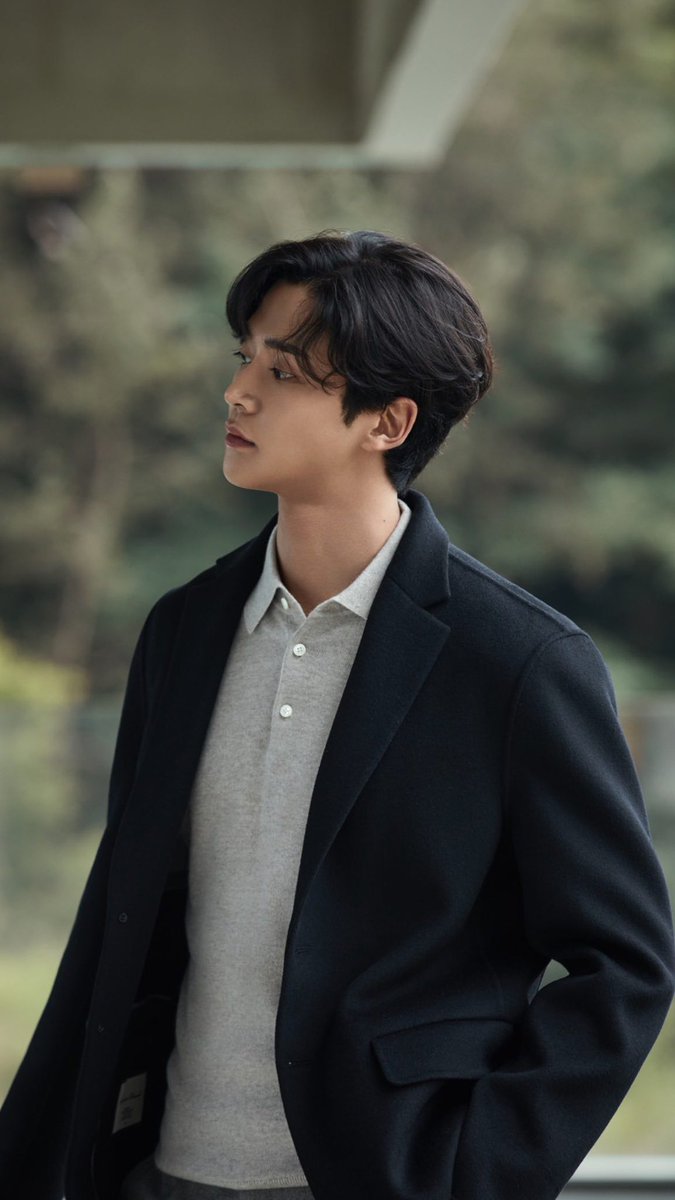 For ANDZ
가볍고 따뜻한 캐시미어 스웨터와 핸드메이드 자켓을 매치한 앤드지의 비즈니스 스타일