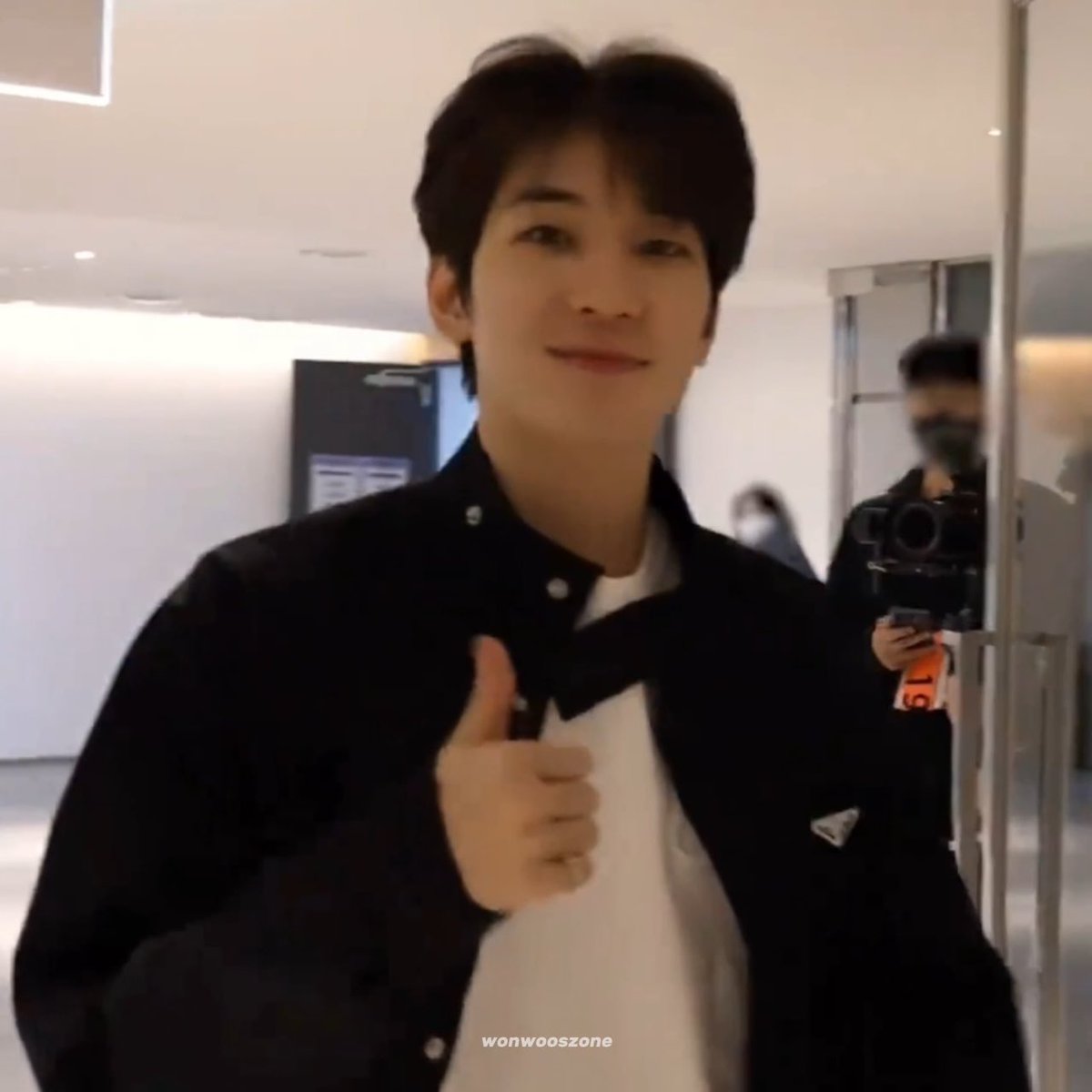 wonwooszone's tweet photo. 🖤 https://t.co/bawqBvqH7V