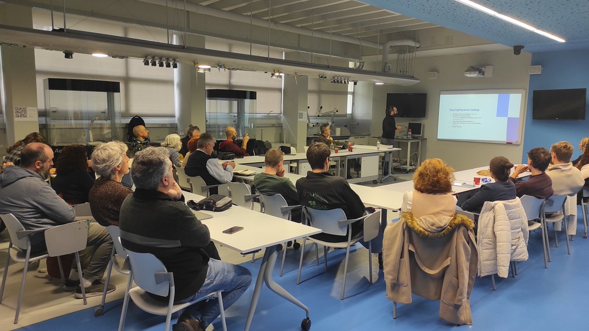UB_ICS's tweet photo. ‼️Exciting day at UBICS!
🌐 The Foundation Group's Miniworkshop is in full swing, fostering collaboration and innovation. 🚀
📸 #UBICS #FoundationGroup #Miniworkshop #Collaboration @UBDivulga @FisicaUB https://t.co/hlTNymqv8m