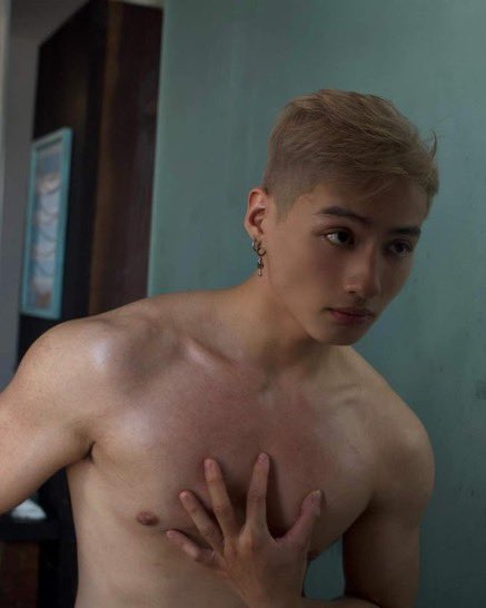 khoi_sexy's tweet photo. Chấm bao nhiêu điểm đây cho Đức Vương ở hiện tại mọi người 😁 https://t.co/ZXvKAeQN1X