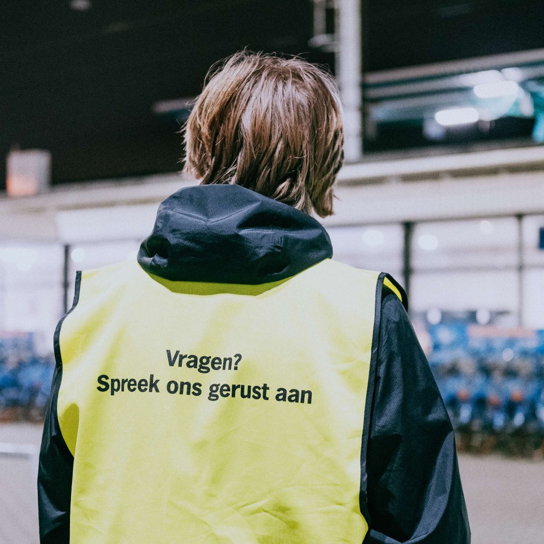 DeFietsambGent's tweet photo. Terugblik op het Lichtfestival:
🔥 > 11.000 fietsen in de extra veloparkings
🔥 Drukste fietsdagen: woensdag + donderdag 
🔥 Populairste bemande parking: Korenmarkt
💡 Sint-Michiels + Coyendans duidelijk al gekend van vorige jaren
💡 0 diefstallen gemeld in de bemande parkings https://t.co/I8MAZQYkz4