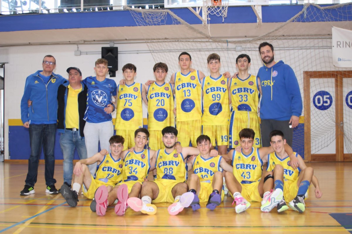 CB_Rincon's tweet photo. 👍 ¡Gran triunfo del #JuniorMasc 07 Aprile Real State Consulting contra el líder CB Campillos! Partido muy bueno de todos los jugadores, que refuerza el trabajo que se está haciendo con los chicos cada semana.
🟡🔵 #AzulconAmarilloResplandecienteBrillo https://t.co/CBuijjFkne