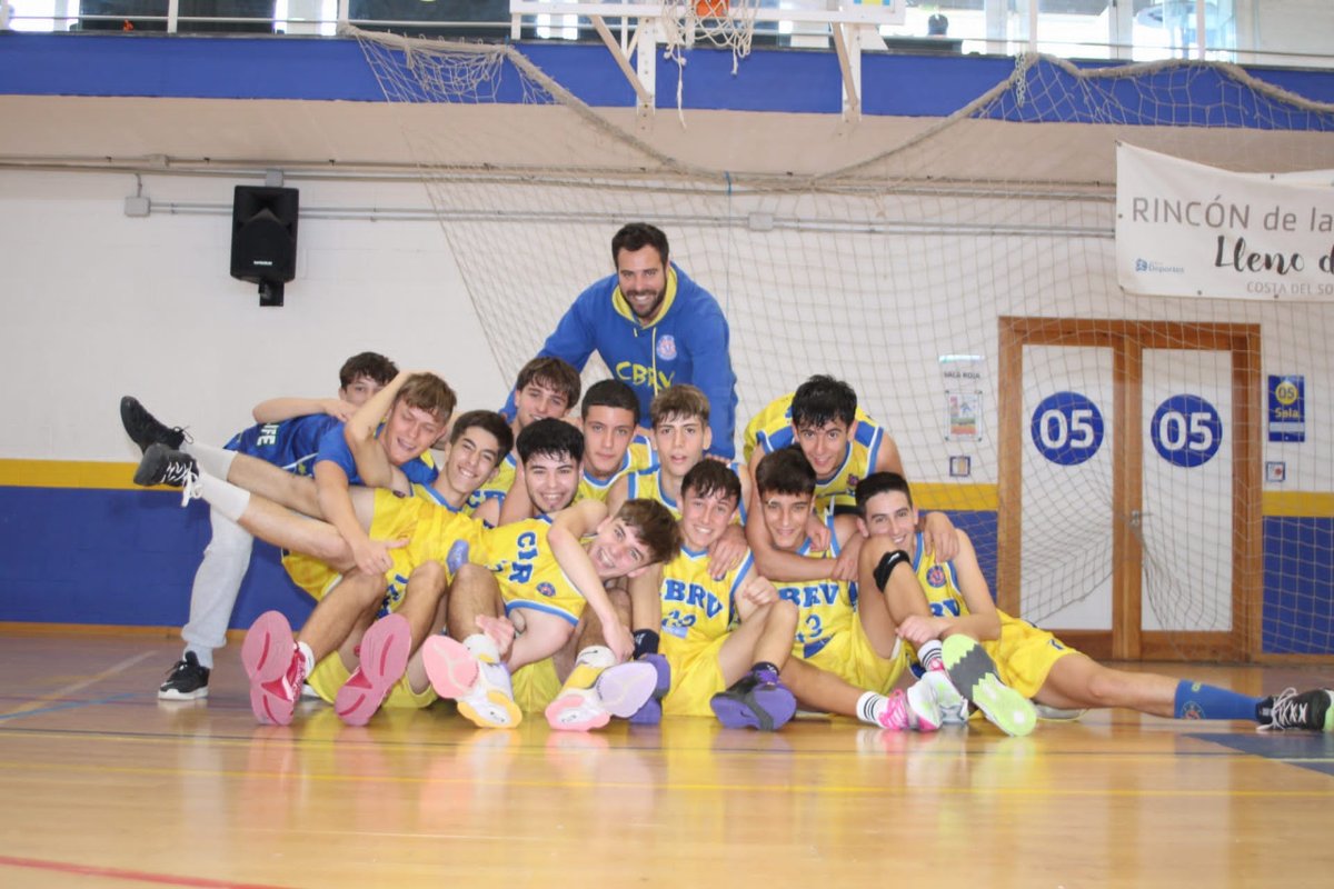 CB_Rincon's tweet photo. 👍 ¡Gran triunfo del #JuniorMasc 07 Aprile Real State Consulting contra el líder CB Campillos! Partido muy bueno de todos los jugadores, que refuerza el trabajo que se está haciendo con los chicos cada semana.
🟡🔵 #AzulconAmarilloResplandecienteBrillo https://t.co/CBuijjFkne