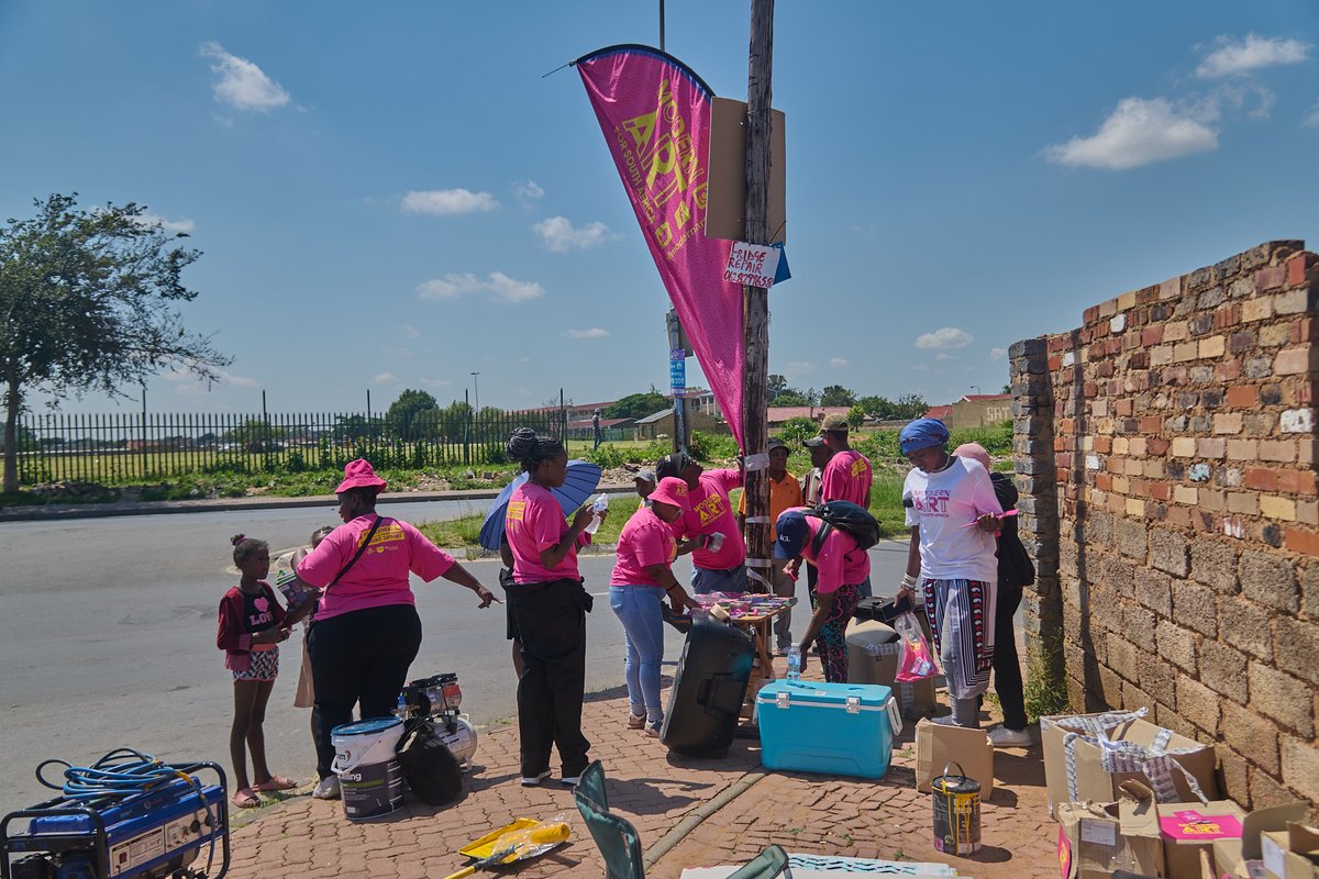 modernart4sa's tweet photo. We had a succesful Activation eBhareni in Diepkloof. keep your eyes on our socials for our next activation, who knows we could be in your street next! https://t.co/OFDayW4vq9