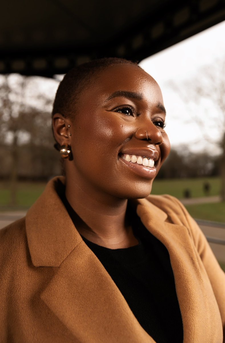 afeezyusufart's tweet photo. Thankful to the beautiful @zimali_b for lending her time for a TFP session. Enjoyed working with her as we create some images during a really winder afternoon in Luton.
#modelcollaboration #luton #canonphotography #canon #lightroom #photography #photogram #professional https://t.co/UaH3hZrSug