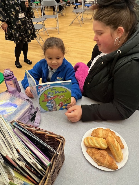 📚✨ Another fantastic Breakfast and Books event at Foxfield! It was wonderful to see parents and carers engaging with their children over books while enjoying breakfast together. Creating these moments of connection and learning is truly special! #ParentalEngagement