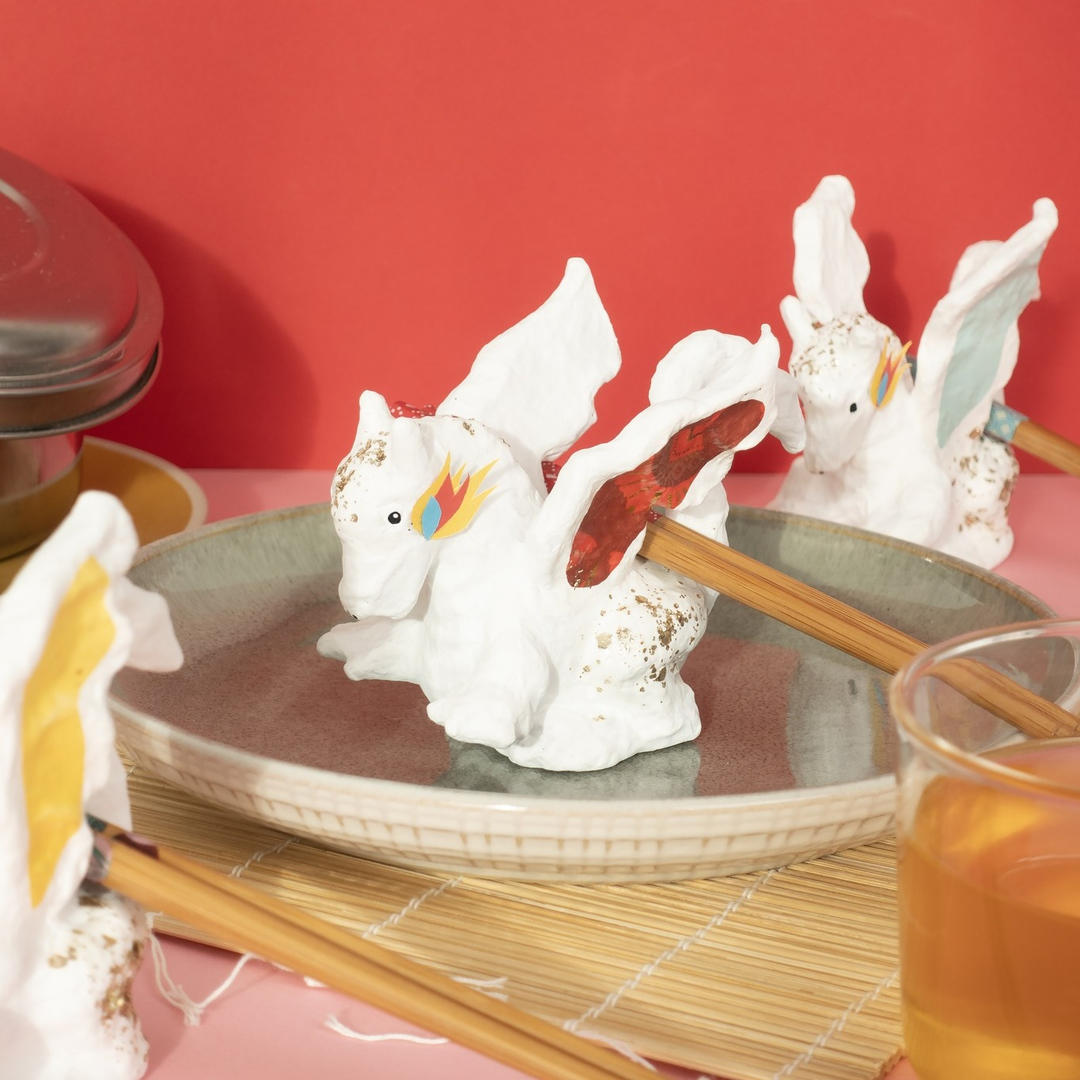 DecopatchFR's tweet photo. 🐉✨Émerveillez-vous avec une décoration de table époustouflante pour le Nouvel An Chinois placée sous le signe du Dragon !

Nos dragons en papier mâché Décopatch ajoutent une touche spectaculaire, ornés de papiers colorés éclatants.

> https://t.co/GxFdtIcecS https://t.co/mttfqN2Yel
