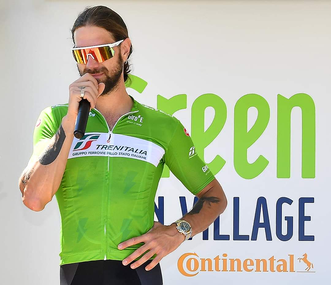 FLYCyclingTeam's tweet photo. Oggi inizia il @SanremoRai 🎶
Un ultimo sound check, e siamo pronti! 😁🎤
-
#FlyCyclingTeam
#festivaldisanremo 
#festivaldisanremo2024 https://t.co/9e5fklzuNZ