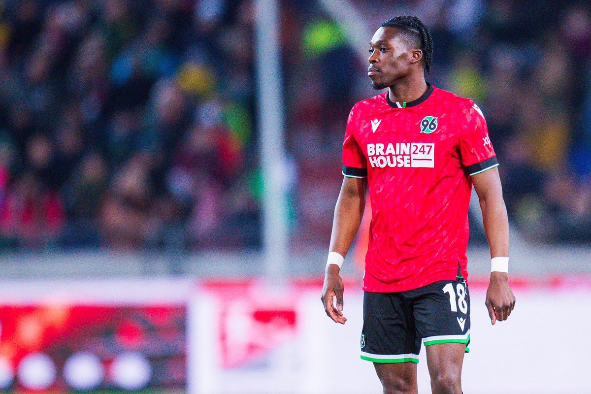 Plettigoal's tweet photo. 📍Yes, @GalatasaraySK is pushing for Derrick Köhn now! 

➡️ But: Hannover, not very open for a loan of the 25 y/o left back now. Contract is valid until 2025. 

➡️ Hannover, open for talks about a permanent deal. The amount should be higher than the option to buy in the summer of around €3m. 

⚠️Understand there’s no direct contact between the clubs at this stage!

@SkySportDE 🇩🇪🇬🇭