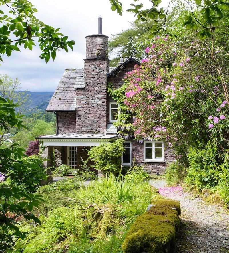 NystagmusUK's tweet photo. We’re delighted to share that we were successful in this year's 50 for Free scheme by @landmark_engagement. A group of people living with #Nystagmus will be heading off soon for a well-deserved short break at a historic @LandmarkTrust property: https://t.co/jsCTToZ7yw #50forFree https://t.co/ahUAchEpt8